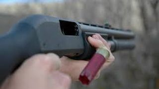 O tanara a fost impuscata mortal de fostul iubit, intr-un bar din Targu Mures. Barbatul a fost retinut