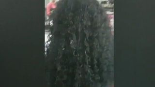 S-a dus sa-si puna extensii afro, dar a plecat fara sa plateasca. In total, paguba este de 700 de lei