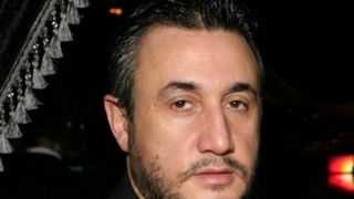 Joshua Castellano controleaza mai multe localuri