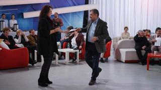 Il mai stii pe Radu Cosarca? A renuntat la un salariu de 10.000 de euro ca sa lucreze in sectorul minier. Ce avere impresionanta are acum celebrul prezentator