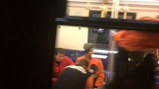 Circulatie blocata la metrou. Barbatul carui i s-a facut rau la metrou a murit. Ambulanta a venit dupa 25 de minute