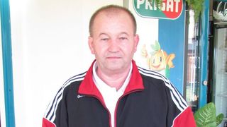 Un cunoscut antrenor de judo si-a gasit sfarsitul la volanul masinii, dupa ce a fost implicat &icirc;ntr-un teribil accident rutier