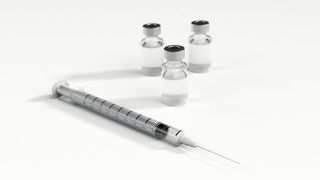 Vaccinul impotriva hepatitei B, inexistent pe piata din Romania pana in 2018. Aproximativ 150.000 de nou-nascuti vor ramane neimunizati