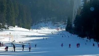 Record de turisti in aceasta iarna in Poiana Brasov! "Este posibil sa schiem pana la 1 mai"