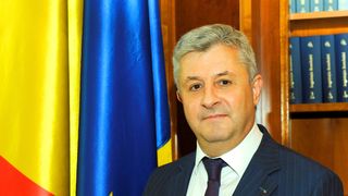 Ministrul Justitiei, prins falsificand semnatura unui coleg de partid! In urma cu 11 ani, Florin Iordache incalca legea in Parlament, fara remusicari! Acum vrea sa schimbe Codul Penal!