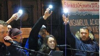 Marilena, in mijlocul manifestantilor din Timisoara