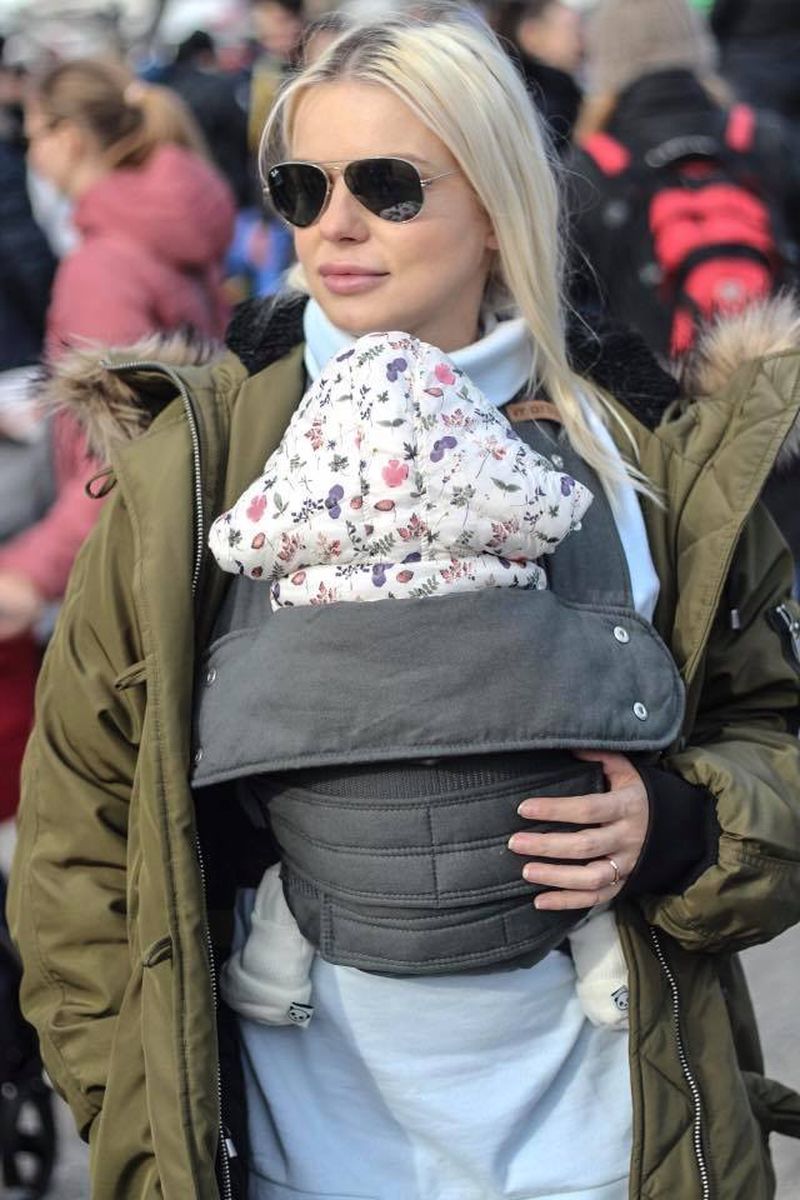 Jojo si-a luat si bebelusul de numai 3 luni