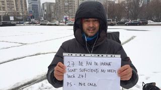 Ce a facut in aceasta dimineata, pe ninsoare, maratonistul Andrei Rosu, care si-a mutat biroul in Piata Victoriei