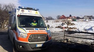 Ambulanta cu femeia bolnava si italienii a ajuns la Onesti in circa 25 de ore