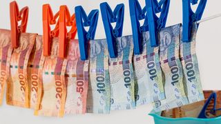 Sefa Departamentului de Medicina Dentara a Facultatii de Medicina si Farmacie din Oradea, retinuta pentru luare de mita