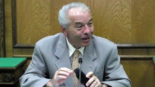 Nicolae Vacaroiu s-a trezit cu usa sparta