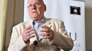 Incredibila poveste a romanului care a fost condamnat la inchisoare pentru bigamie! Ruda cu academicianul Razvan Theodorescu, Cosmin a avut ani buni doua familii cu acte in regula!