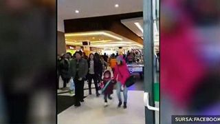 Panica intr-un mall din Galati. Un apel anonim la 112 anunta existenta unei bombe.