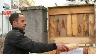 Gestul incredibil al barbatului care isi hranea familia cu painea din mila bisericii. O romanca i-a trimis 500 de dolari ca sa-l ajute, insa iata ce a facut el cu banii