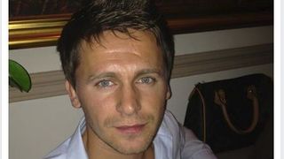 Astfel de anunturi au fost distribuite pe facebook