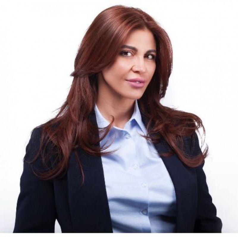 Sexy-deputata are 41 de ani