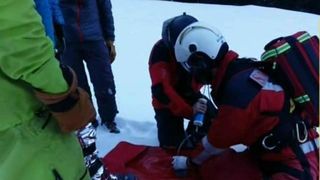 Operatiune de salvare cum n-ati mai vazut in Muntii Fagaras. Cum au reusit salvamontistii sa recupereze un turist accidentat grav