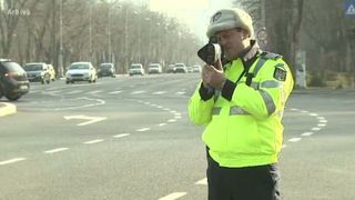 Sofer roman prins depasind viteza de 4 ori intr-o zi, pe acelasi drum, in Neamt. Amenda de 5.220 lei si permis suspendat pe un an