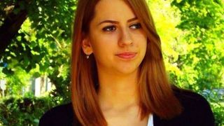 Tanara de  nota zece care nu paraseste tara. isi doreste sa profeseze in Romania ca notar