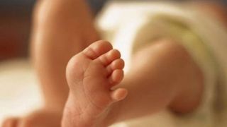 Un bebelus a murit strivit de un dulap in Constanta