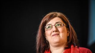 Pesedista care a “vazut” Diavolul in Piata Victoriei, recompensata! Manuela Catrina a fost numita membru in Consiliul de Administratie al Postei Romane.