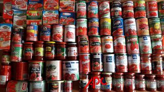 78% din bulionul si pasta de tomate vandute in Romania ar trebui retrase de pe piata, sustine Asociatia Pro Consumatori. Ce contin acestea
