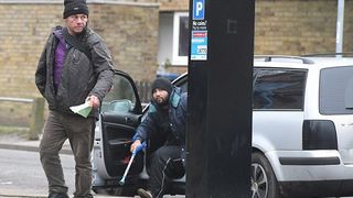 Cersetori romani, prinsi la cersit in Cambridge dupa ce coboara dintr-o masina cu numere de Sibiu. Oamenii achita taxa de parcare pentru 8 ore, apoi pleaca la "munca"