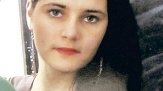 Eleva de liceu, disparuta de 4 ani. Parintii sunt disperati, iar medicul cu care avea o relatie spune ca predat-o unor indivizi cu o masina neagra