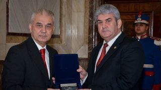 Parteneri de afaceri de milioane, dar si colegi de partid, Anghel Iordanescu si Gabriel Oprea s-au judecat la tribunal! In disputa din justitie dintre familii au aparut si nevestele celor doi!