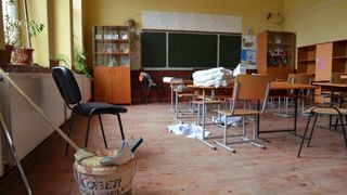 Din septembrie, elevii de clasa a cincea urmeaza sa primeasca manuale in format digital. Problema uriasa e ca nu toate scolile sunt dotate cu calculatoare