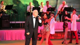 Alexandru Arsinel a ajuns in instanta pentru neplata intretinerii! Teatrul "Constantin Tanase", condus de celebrul actor, a pierdut procesul cu o asociatie de locatari