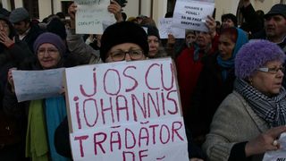 Cateva persoane au protestat, pentru a 18-a zi la rand, la Cotroceni