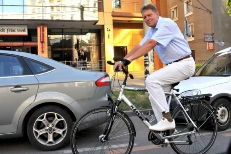 Iohannis era mult mai sportiv cand era primar