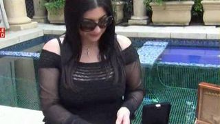 Ea este romanca Narcisa Pheres care a ajuns regina incontestabila a bijuteriilor. Duce o viata ca-n filme peste Ocean