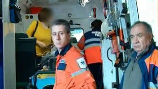 O mama din Tulcea si-a scapat bebelusul de la etajul doi. "Nu am mai auzit un copil sa strige in halul asta". Din fericire, bebelusul a supravietuit