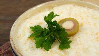 Ce contine in realitate salata de icre? Produsele din comert sunt pline de conservanti si aditivi periculosi