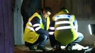 Un barbat de 57 de ani si-a injunghiat propria fiica, dar si ginerele, apoi s-a sinucis. De ce a facut acest lucru monstruos