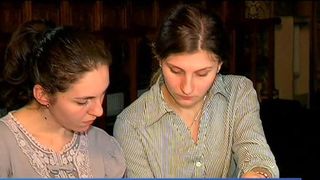 Printre rugaciuni, slujbe si impartasanie, parintele Mihai din Piatra Neamt pregateste si copiii pentru bacalaureat