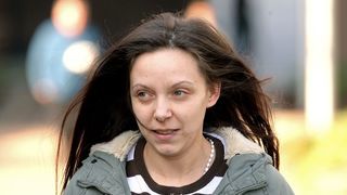 I-a indesat servetele in gura nou-nascutului si l-a abandonat in cosul de gunoi. Romanca din Marea Britanie scapa de inchisoare