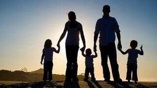 Scandal intre Coalitia pentru Familie si partidele care au votat legea privind parteneriatul civil