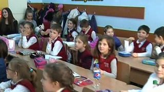 Parintii care vor sa isi inscrie copiii la clasa pregatitoare trebuie sa indeplineasca criteriul Google Maps. Distanta din job si scoala sa nu fie mai mare decat un kilometru