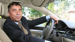 Acuzatii grave la adresa lui Vasile Turcu. "Eram gravida in luna a opta si m-a batut cu pumnii si picioarele in burta pana m-a luat Salvarea", spune prima iubita a afaceristului