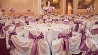 120 de romani au mancat si au baut la un botez organizat intr-un restaurant din Spania si au fugit fara sa plateasca