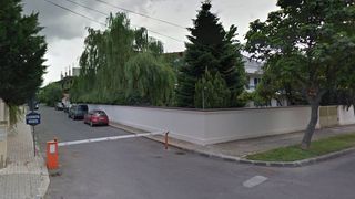 In urma cu cateva saptamani, afaceristul si-a pierdut si casa