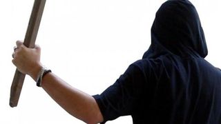 Un barbat din Vaslui a fost omorat cu o bata de catre un tanar pe care l-a luat la bataie in timp ce dormea, pe motiv ca i-ar fi furat tableta