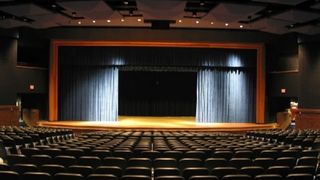 Un actor de 38 de ani a facut stop cardiac chiar pe scena. A murit in fata spectatorilor. In public se aflau sotia, mama si fiica lui