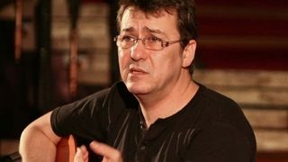 Scandal la Eurovision! Florin Chilian ii desfiinteaza pe castigatorii de anul acesta: "Este o rusine nationala". Solistul vrea sa faca plangere pentru furt