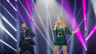 Povestea formidabila a Ilincai Bacila, cantareata care ne va reprezenta la Eurovision! O afectiune a corzilor vocale a facut-o sa ramana repetenta la scoala de muzica!