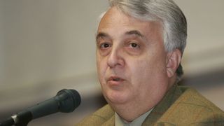 EXCLUSIV Mircea Cinteza, medicul a carui vila a fost sparta de hoti, are probleme uriase! Fostul ministru al Sanatatii a acumulat datorii de aproape 300.000 de euro!