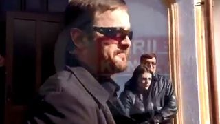 Scene halucinante la capataiul mamei moarte a Madalinei Manole. Fratele solistei, confundat de o batrana cu Petru Mircea!